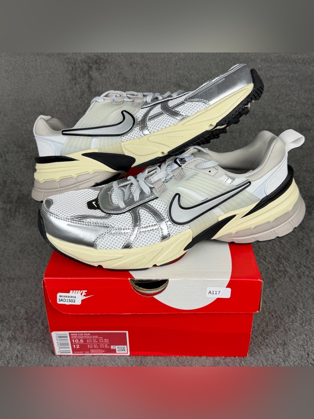 NIB - Nike V2K Run Sneakers - 10.5 Men’s / 12 Women’s HJ4497 100 White/Metallic